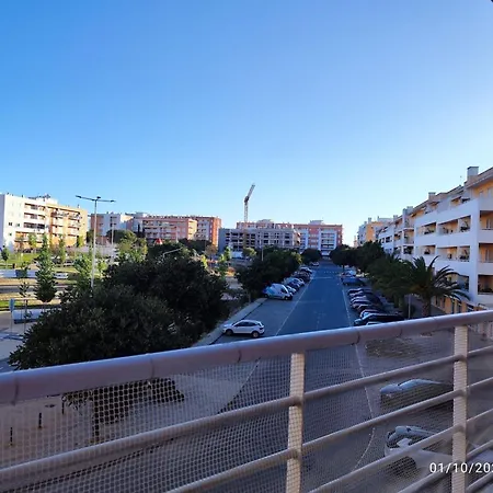 Days, Park Views Easy Living Apartment